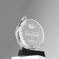 Gravure de luxe Or Argent Bronze Plume Ailes Verre Trophée Personnalisé Événements Sportifs Business Award Crystal Trophy