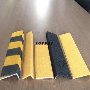 Profilé antidérapant pour escalier en fibre de verre FRP - Product Image 3