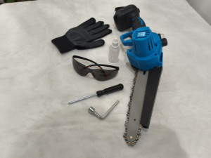 Motosierra de Litio Portátil, Ideal para una Limpieza Rápida del Jardín y un Corte Suave de Ramas, con Diseño Ligero - Product Image 3