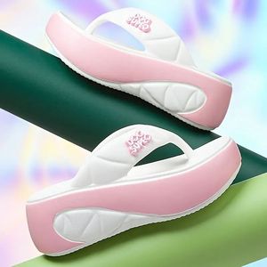 Sandales tongs à plateforme à semelle épaisse tendance, respirantes, légères, en EVA, pour l'été, augmentant la taille, polyvalentes - Product Image 3