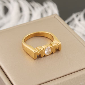 Anillos Impermeables para Madres con Letras MOM/DAD/<span class=keywords><strong>SIS</strong></span>/<span class=keywords><strong>BRO</strong></span>, Anillo Sello de Acero Inoxidable Chapado en Oro de 18k, Anillos de Lujo con Circonitas Cúbicas para Mujer - Product Image 2