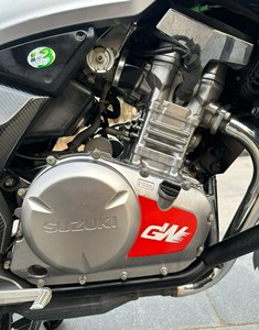 <span class=keywords><strong>Suzuki</strong></span> Modèle <span class=keywords><strong>GW</strong></span> <span class=keywords><strong>250</strong></span> Motos Sportives d'Occasion à Essence Populaires Motos de Route 200-400CC >180km/h - Product Image 2
