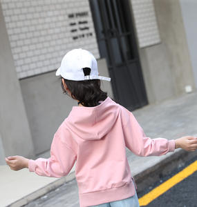 เสื้อฮู้ดดี้พิมพ์ลายแขนยาวสำหรับเด็กผู้หญิง สไตล์ใหม่ สำหรับฤดูใบไม้ผลิและฤดูใบไม้ร่วง พร้อมหมวก - Product Image 6