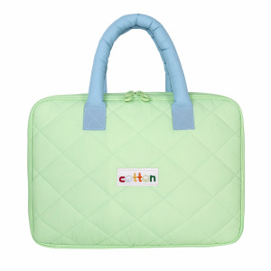 Sac fourre-tout matelassé portable résistant à l'eau avec logo personnalisé, imprimé en bloc, en nylon matelassé pour femme - Product Image 5