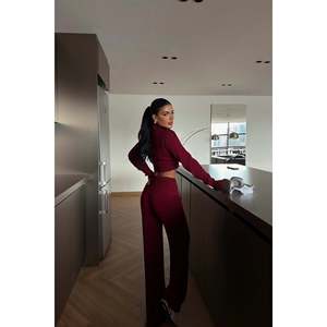 Conjunto Elegante para Mujer Zenxy Color Borgoña, Atuendo para Equipo - Product Image 1