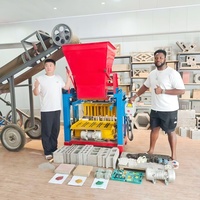 Presse à briques semi-automatique multifonction 4-35A avec trémie - pour la fabrication de pavés, de blocs creux et de briques pleines avec une seule machine