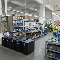 Alimentation UPS monophasée robuste 2KVA, autonomie de 15 minutes, onduleur en ligne à onde sinusoïdale pure, utilisation industrielle, transfert zéro
