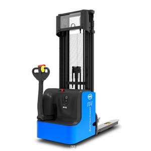 Apilador eléctrico de palets Byd de 1.4-2 toneladas con batería de litio y plataforma para manejo de materiales en almacenes - Product Image 2