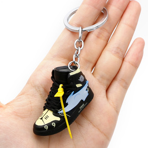Porte-clés 3D stéréo OEM/ODM, modèle <span class=keywords><strong>anime</strong></span> co-brandé créatif pour baskets, pendentif de sac de marque de mode, cadeau personnalisé DIY - Product Image 5