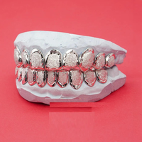 Grillz dentaire en diamant de laboratoire pour hommes et femmes, accessoire de sourire moderne et brillant, conçu pour les amateurs de mode et les artistes d'Inde