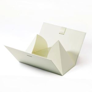 Wholesale Recyclable Luxury <b>Small</b> Triangle Gift <b>Bag</b> with Ribbon Custom Printed <b>White</b> Paperboard Present <b>Bag</b> - Product Image 4