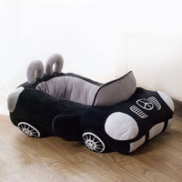 Nouvelle Arrivée OEM ODM Lit pour Animaux de Compagnie en Peluche Douce de Luxe en Forme de Voiture de Sport de Marque Designer pour Petits Chiens et Chats, pour Dormir en Intérieur, Vente Chaude 2026