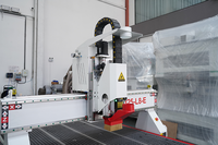 Machine à travailler le bois à haute configuration Routeur CNC ATC A4-1325-L8-E pour le traitement des feuilles de MDF et des meubles de porte
