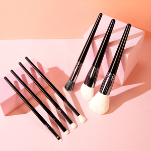 Service de Marquage Privé – Ensemble de Pinceaux de Maquillage en Nylon Bicolore Haute Densité avec Manche Noir Mat Durable pour Cadeau d'Entreprise - Product Image 2