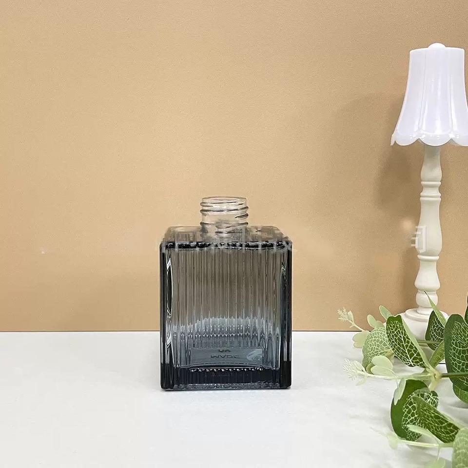 Fashionable 200ml Square Design Striped Glass Diffuser Bottle for ...