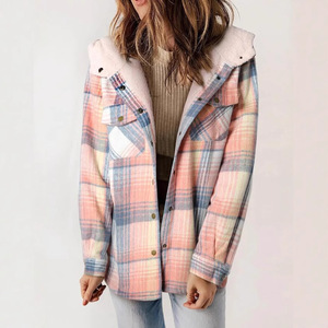 2024 européen américain pour l'hiver femmes solide <span class=keywords><strong>crochet</strong></span> Polyester doublure à manches longues moelleux à capuche <span class=keywords><strong>veste</strong></span> avec poche - Product Image 1