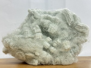 ใยโพลีเอสเตอร์รีไซเคิลแบบกลวง 20D HD ไม่มีซิลิโคน สำหรับยัดไส้เฟอร์นิเจอร์และไส้ผ้านวม - Product Image 3