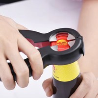 Ouvre-bouteille multifonctionnel portable 6-en-1 en forme de 8 pour canettes et bouteilles, idéal pour retirer les couvercles tenaces