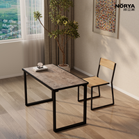 Table basse moderne et durable NORYA avec structure en bois et pieds en métal, plateau HPL pour le mobilier de salon