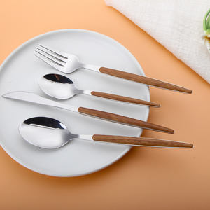 Portugal Réutilisable Or Portugais En Plastique Manche En <span class=keywords><strong>Bois</strong></span> En Acier Inoxydable <span class=keywords><strong>Couverts</strong></span> Argenterie Ensemble En Vrac pour Mariage pour Cadeaux - Product Image 4