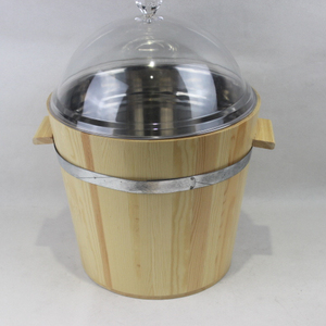Barriles de Cerveza de Madera Pequeños Hechos a Medida, Elegantes y con Forma de Cubo - Product Image 1
