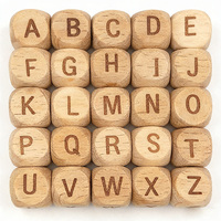 Dés en bois de hêtre massif avec lettres de l'alphabet, dés éducatifs pour l'enseignement en classe, fabricant de dés avec logo personnalisé, vente en gros