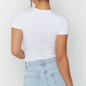 T-shirts blancs de luxe en coton, style Y2K basique, pour femmes, vente en gros, fabrication sur mesure, incluant t-shirts courts et baby tees - Product Image 3