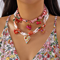 Écharpe-collier en soie perlée pour femme, style bureau, avec bandes de tissu nouées, motif fraise et cerise, finition électroplaquée