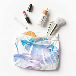 Pochette per Cosmetici Riusabile e Impermeabile in Tyvek Stile Hawaiano per Bikini e Costumi da Bagno Borsa Aloha in Carta Dupont Tyvek Personalizzata per la Spiaggia - Product Image 1