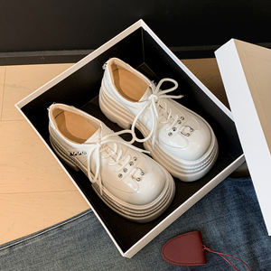 WETKISS 2026 Chaussures à plateforme haute et semelle épaisse pour femme, en cuir brillant clouté, style Derby, Creepers, à lacets, Mocassins pour femme - Product Image 2