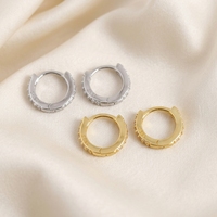 Perhiasan Anting Hoop Perak Sterling 925 Lapis Emas 18K CZ Model Terbaru Tersedia Grosir Micro Pave Huggie Band