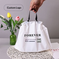 Sac de shopping en plastique mat LDPE à cordon coulissant, personnalisé avec logo, de haute qualité, jetable, promotionnel, en vogue, pour vêtements, chaussettes et chaussures