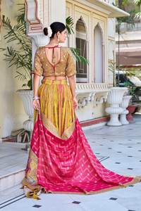 Lehenga de créateur lourd de luxe pour femmes avec chemisier et Dupatta Collection de mariage indien traditionnel Tenue de fête ethnique - Product Image 5