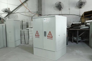 Saipwell 20KW IP66 Panneau de distribution d'énergie extérieur Boîte de commande SMC avec armoire de commande de protection IP65 en fibre de verre FRP GRP - Product Image 5