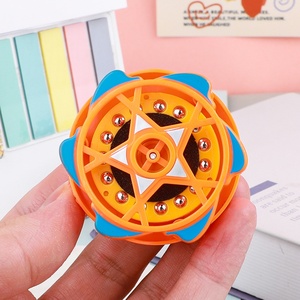 <span class=keywords><strong>Toupie</strong></span> en plastique lumineuse et rotative, jouet portatif pour bébés, jeu de combat à deux joueurs, 0-24 mois, vente en gros - Product Image 3