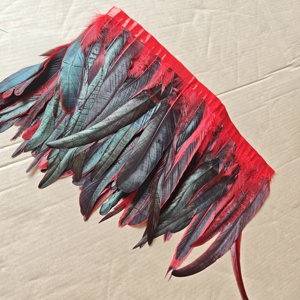 Plumas de Gallo Teñidas al por Mayor de 25-30 cm, Adorno de Plumas, Flecos Hechos <span class=keywords><strong>a</strong></span> Mano para Disfraces, Fiestas, Carnaval - Product Image 3