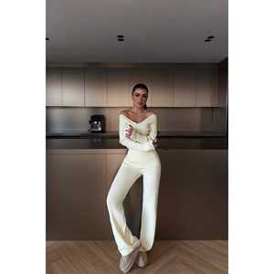 Ensemble tricoté en laine crème pour l'été, col asymétrique, motif imprimé, broderie décorative - Product Image 3