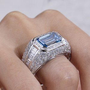 Bague de fiançailles MSR-2184 PT950 avec diamant bleu taille émeraude et accents de diamants pour femme, style luxueux - Product Image 4