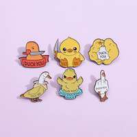 Nouveau dessin animé mignon fitness canard jaune avec couteau style mode vêtements bijoux badge émail épinglette