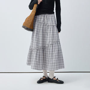 वीगा चांग महिलाओं के नए वसंत आकस्मिक प्लेड स्कर्ट काले सफेद रंग की जांच आधा स्कर्ट - Product Image 1