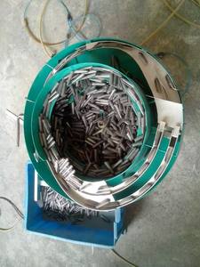 Tri et alignement automatique pour ligne d'assemblage Bouchon de stylo en plastique pour bol vibrant - Product Image 3