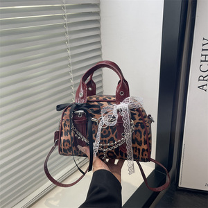 Nouvelle tendance de la mode, sac à main carré petit et élégant, multicolores, rétro, style fille branchée, sac bandoulière avec nœud en dentelle - Product Image 3