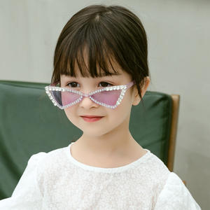 9013 <span class=keywords><strong>Lunettes</strong></span> de Soleil Œil de Chat Rose Adorables Diamants <span class=keywords><strong>2022</strong></span> <span class=keywords><strong>Tendance</strong></span> Luxe Strass Enfants pour Garçons Filles Protection UV400 - Product Image 2