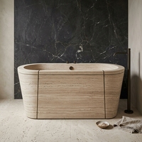 Baignoire en pierre naturelle beige, baignoire en travertin poli, baignoire en pierre de travertin, décoration de salle de bain moderne et luxueuse