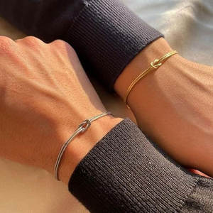 Bracelet et jonc de luxe personnalisés en acier inoxydable 316L plaqué or PVD 14k 18k pour femme, bracelet de couple - Product Image 2