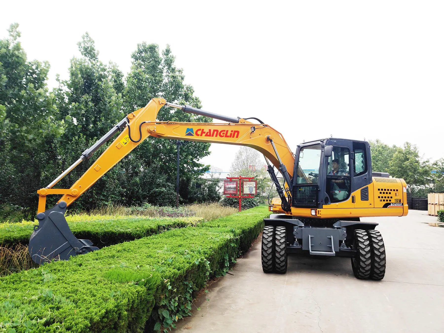 Factory Direct High Quality Middle Chinese Top Excavator Computer Road Construction Equipment GHT160W With Cheapest Price