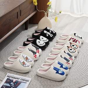 2026 נעלי חורף פנימיות מכותנה הנמכרות ביותר לגברים ולנשים נעלי בית חמות נושמות עם מדרס קטיפה ופרווה סִגְנוֹן - Product Image 2