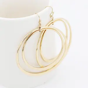Fashion basic metal style for woman gold plated drop earring 2 hammered hoop earrings