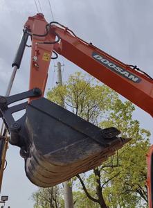 Excavatrice sur chenilles Doosan DX75 d'occasion, moteur Yanmar d'origine, bon état, prête à l'exportation - Product Image 2