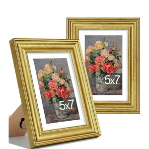 Marco de Fotos Vintage Dorado Tallado en Plástico - Tamaños Personalizados A1/A2/A3/A4, Adorno de Pared Estilo Europeo para Fotos - Product Image 1